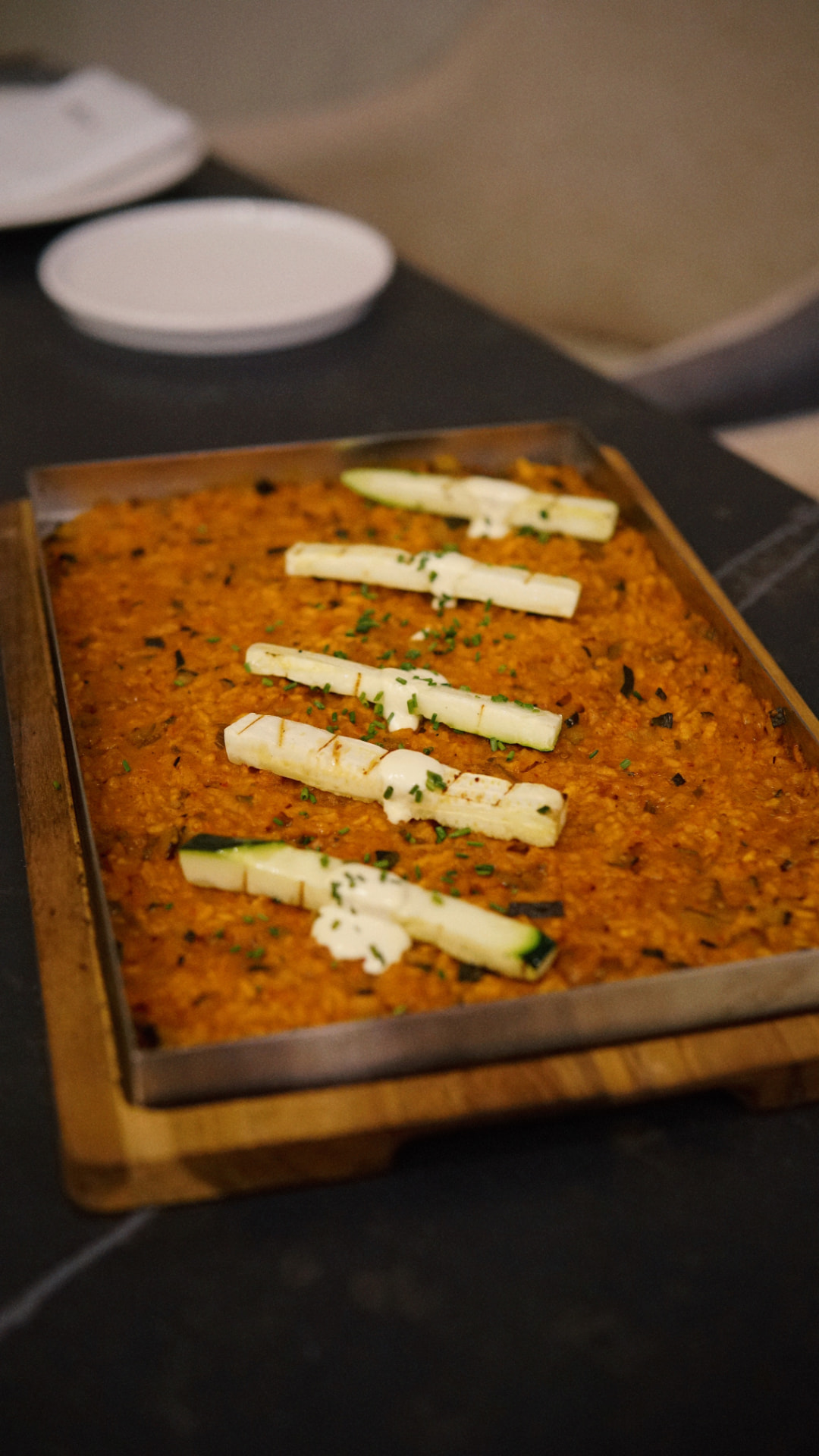 Arroz seco con bastones de calabacín