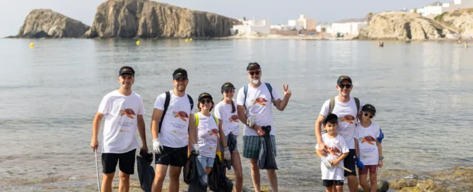 Limpieza de playas y fondos marinos en el Parque Natural Cabo de Gata-Níjar junto a la Red de Vigilantes Marinos