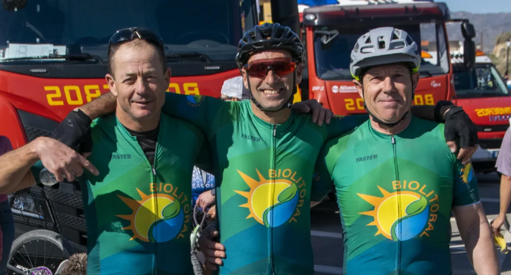 El equipo de Biolitoral participa en la XIII carrera MTB Bomberos del Levante Almeriense en los paisajes de Sierra Cabrera, Turre (Almería)